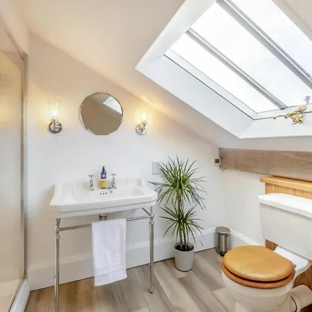 2 Bed In Cowling Oc-L30774 Casa vacanze Cowling