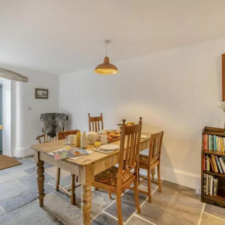 2 Bed In Cowling Oc-L30774 Casa vacanze *