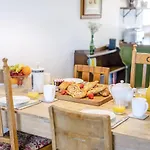 2 Bed In Oc-l30774 Cowling