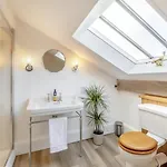 2 Bed In Oc-l30774 Holiday home *