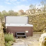 2 Bed In Oc-l30774 *